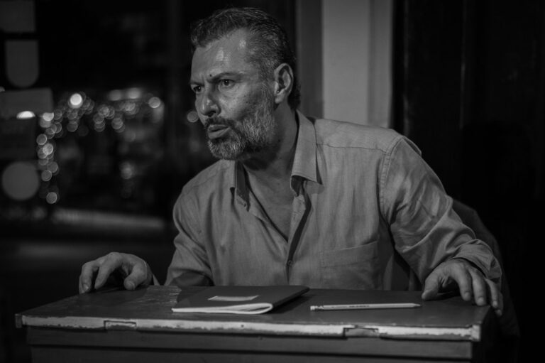 «ΞΑΝΑ» Εμπνευσμένο από αφηγήσεις του Μάκη Παπούλια και το βιβλίο του: «Πόσο η φόρα ήταν μεγάλη»